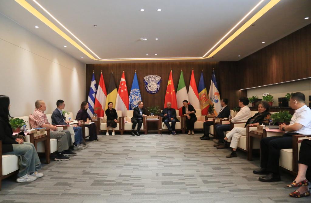 2025新澳门免费原料大全