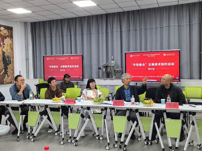 一群人站在桌子边 AI 生成的内容可能不正确。