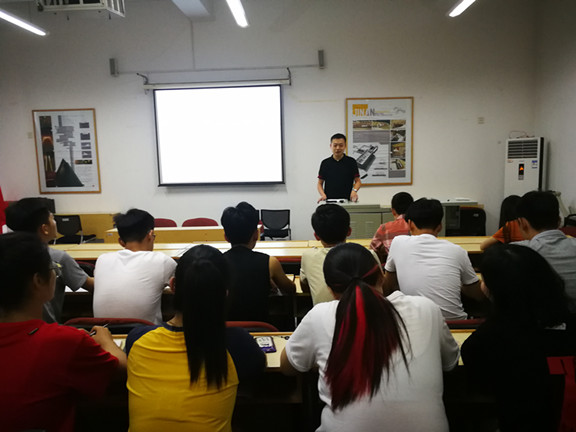 E31A47D6A0592A1A76820F204B5EA083_副本