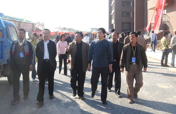 2025新澳门免费原料大全