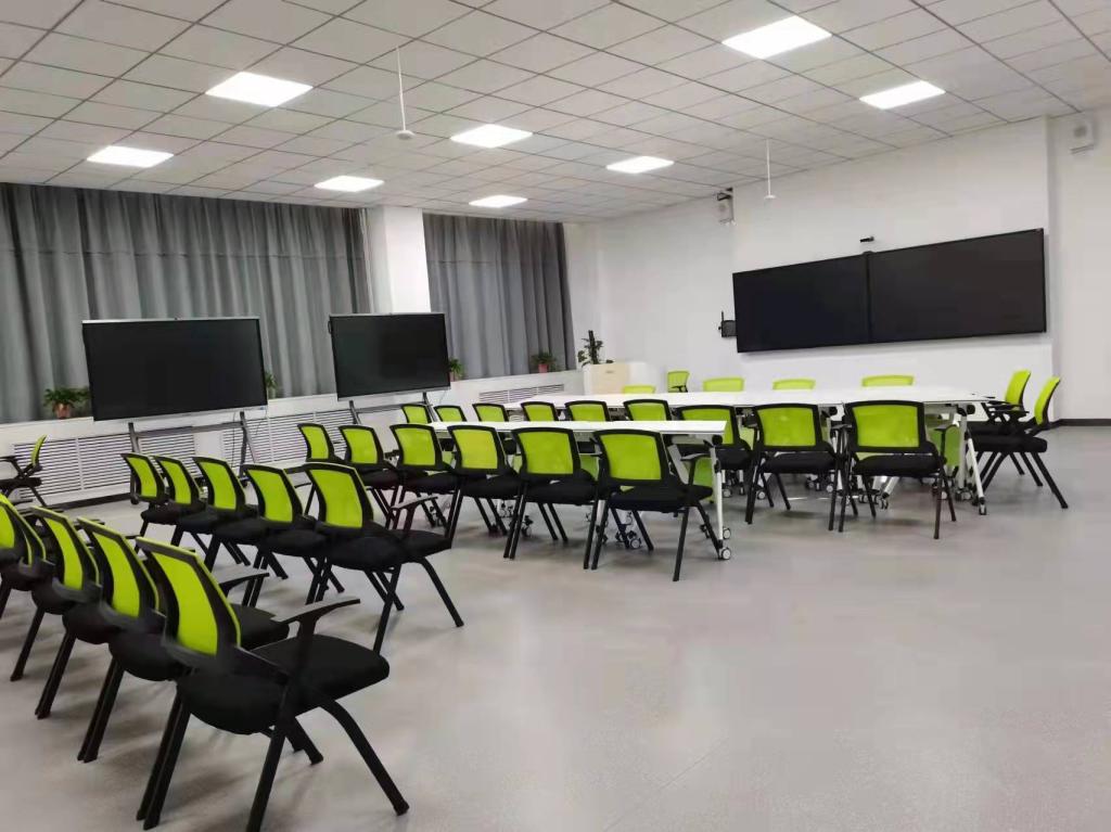 2025新澳门免费原料大全