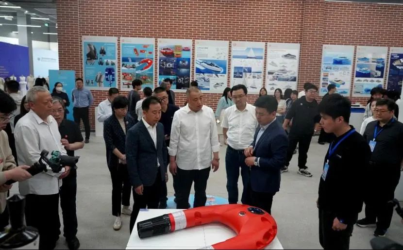 2025新澳门免费原料大全