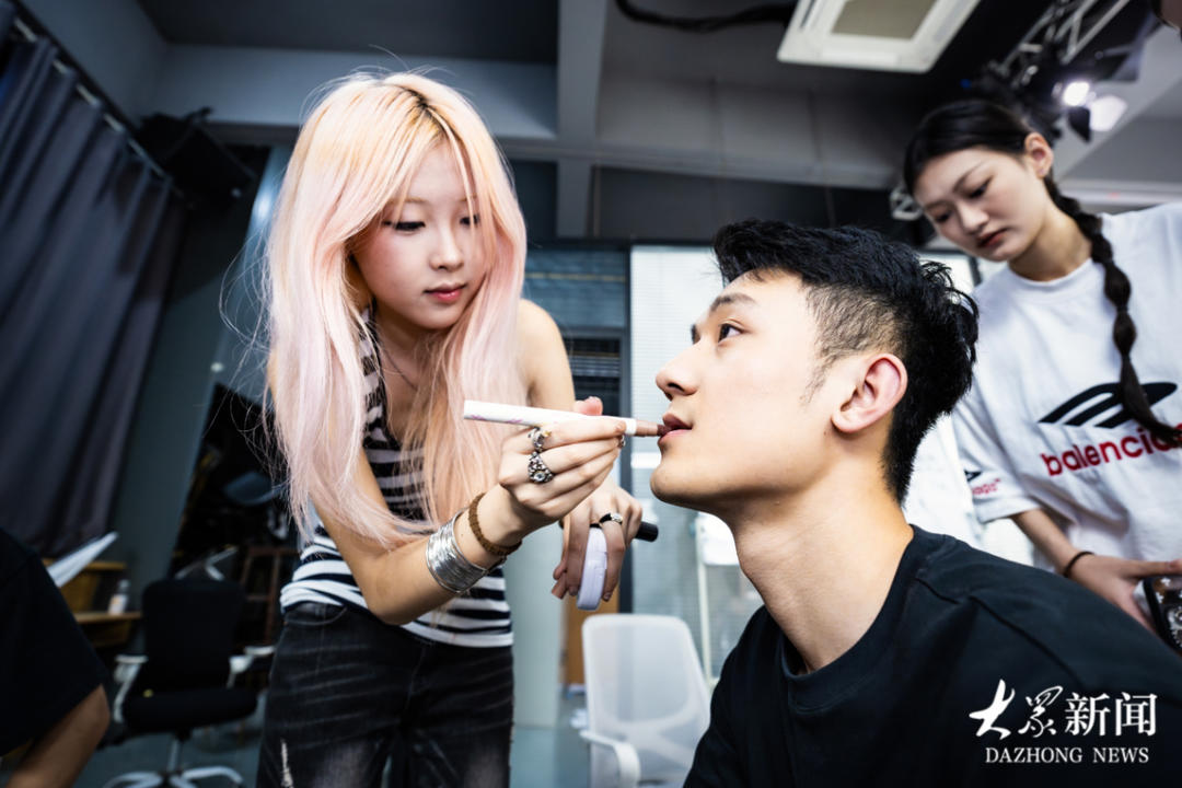 2025新澳门免费原料大全