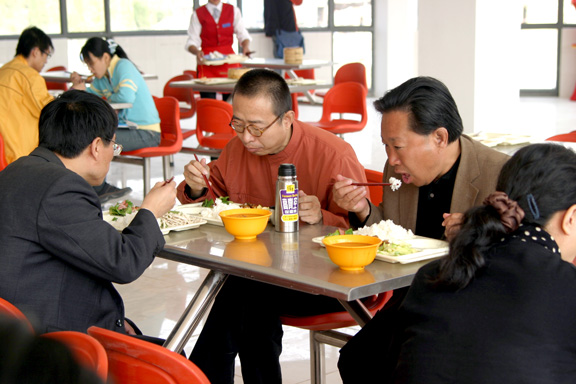 2025新澳门免费原料大全